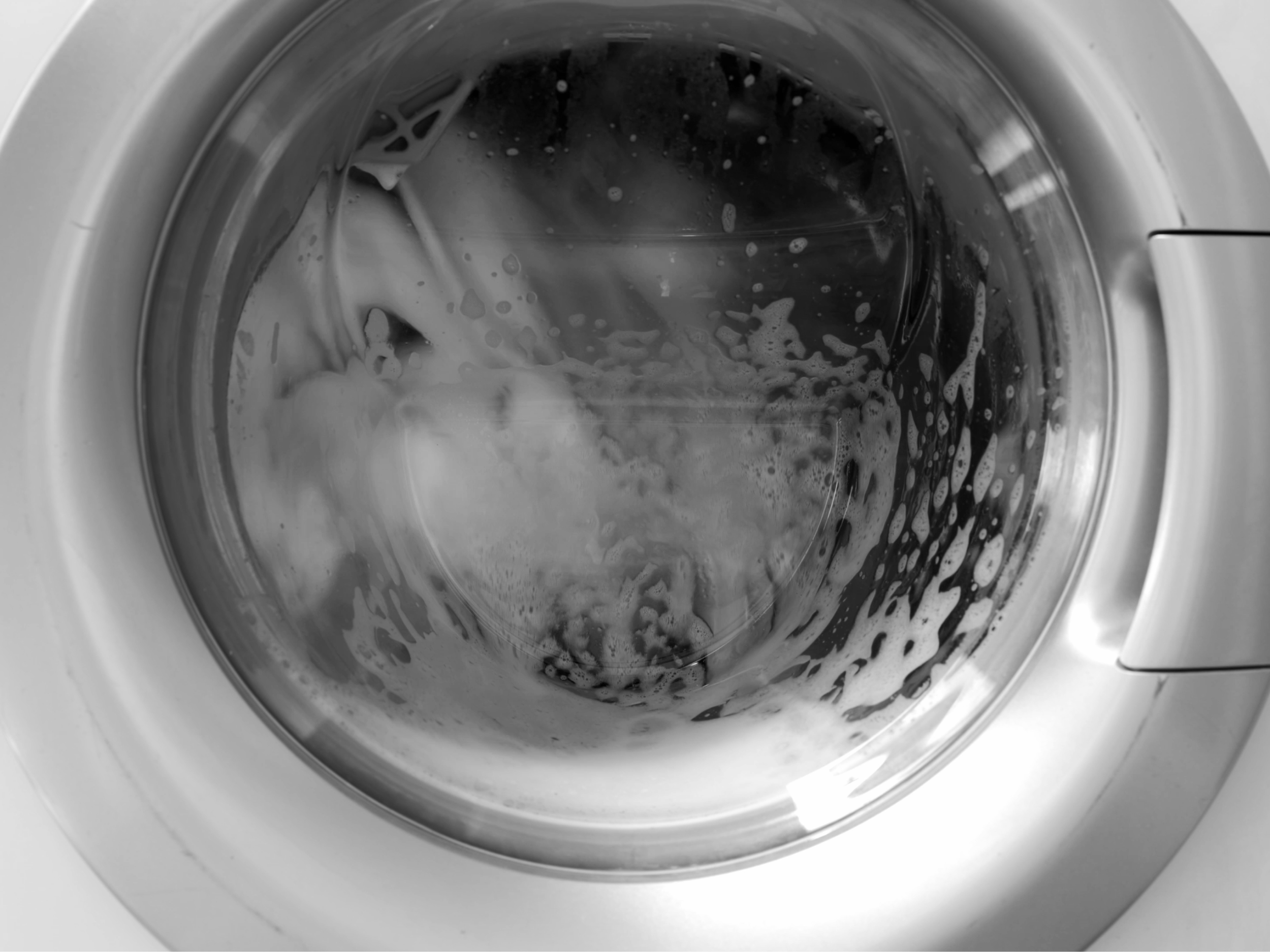 Boben pralnega stroja med pranjem