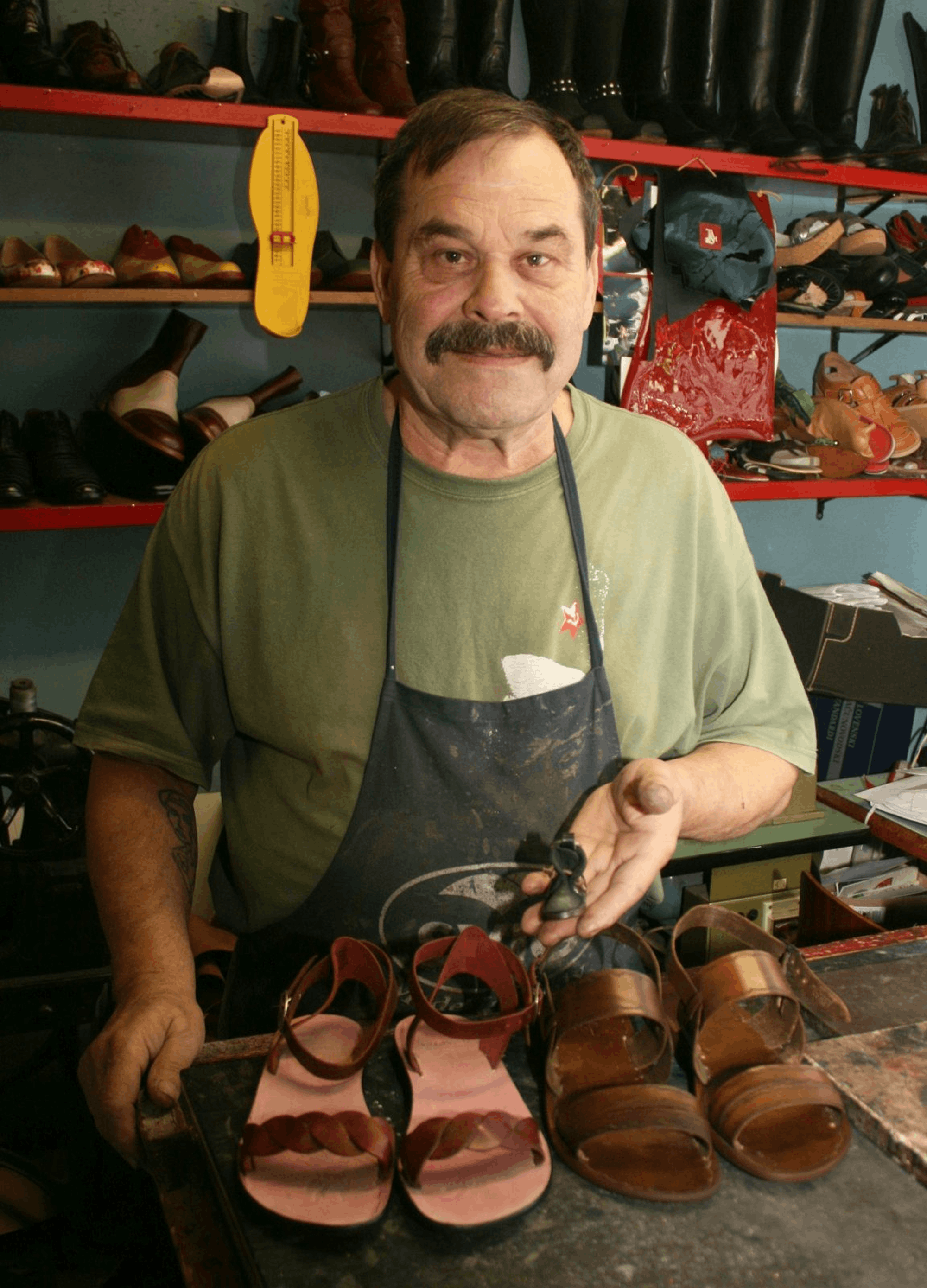Koprski čevljar Husein Šaković