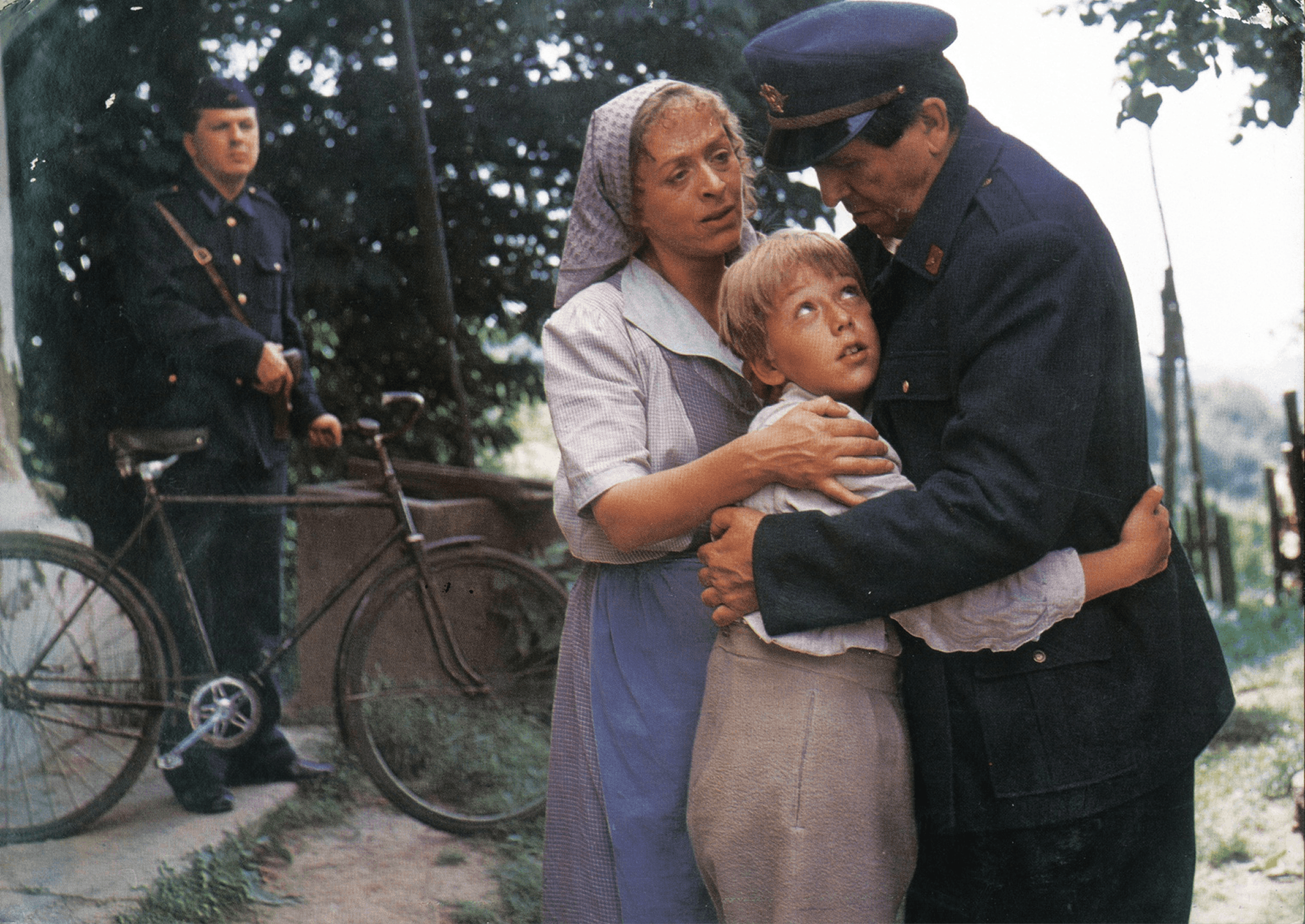 Kader iz filma Moja ata, socialistični kulak