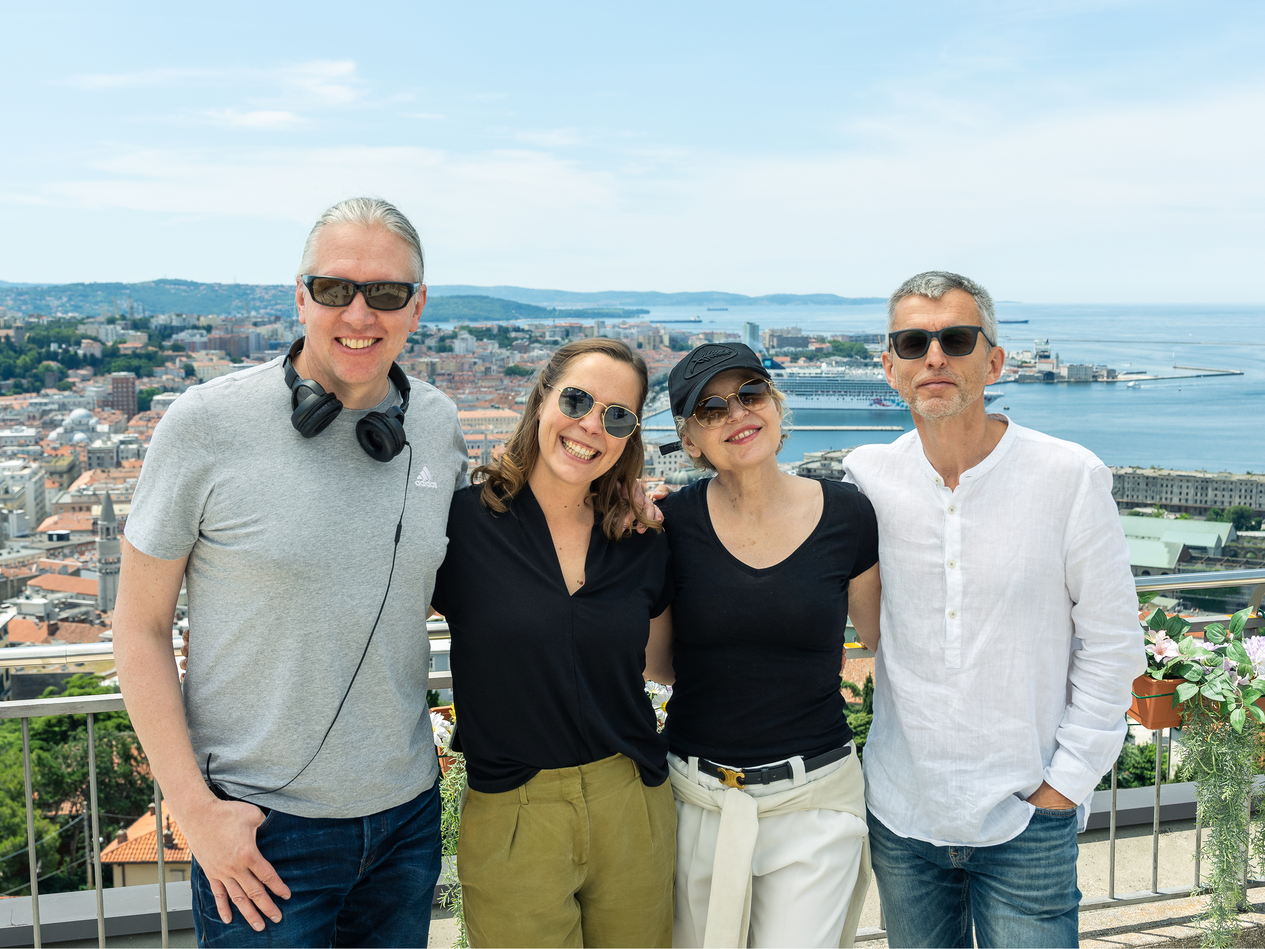 Ekipa filma Belo se pere na devetdeset