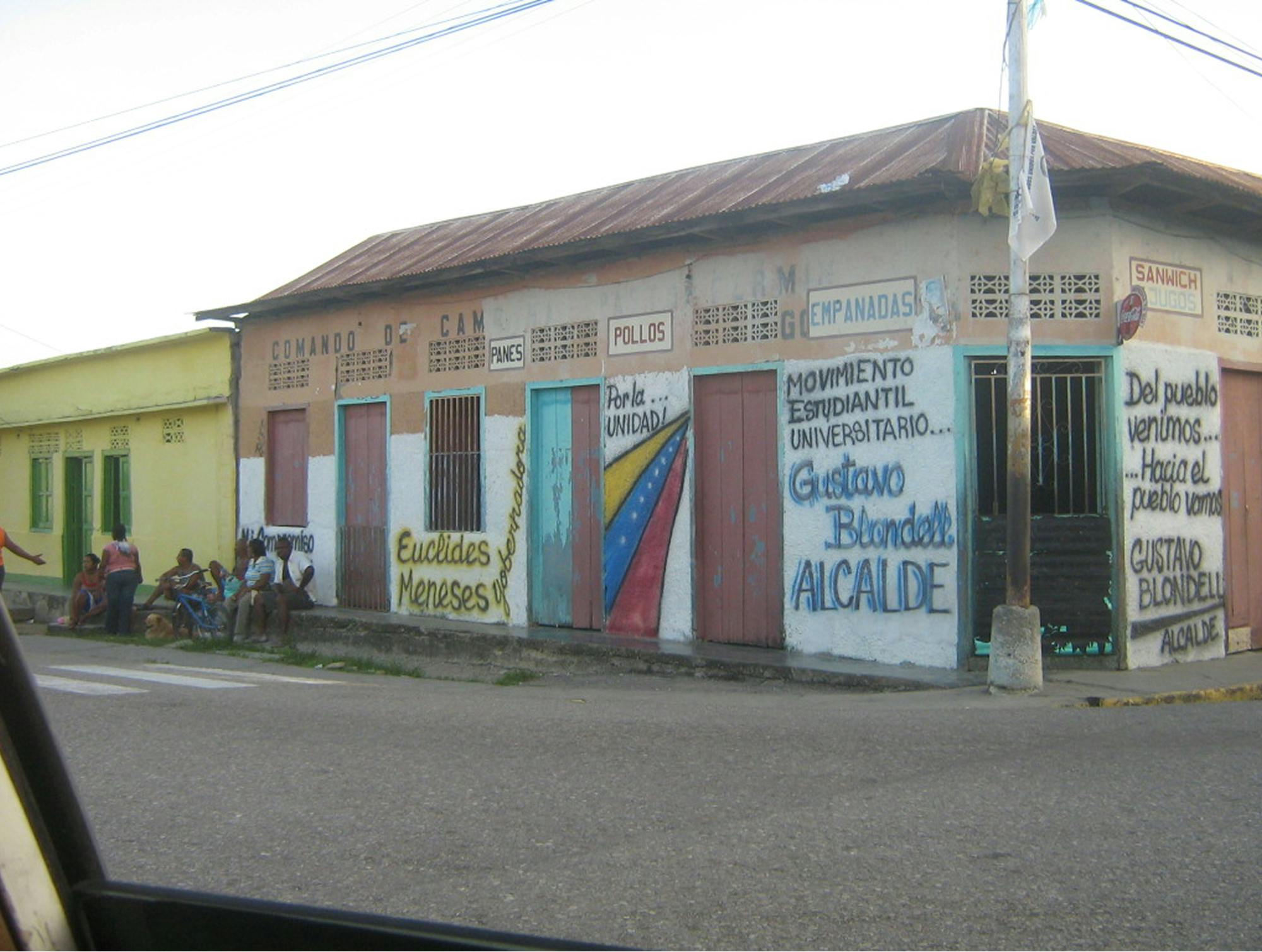 Poslikana/popisana zgradba