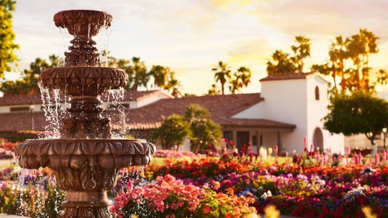 La Quinta resort with fountain