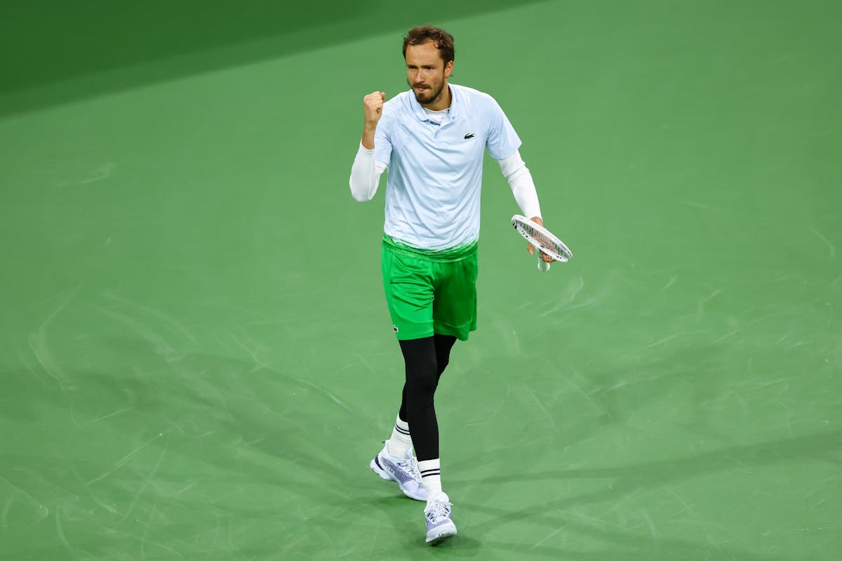 Medvedev turns Paul, remains hot in tennis paradise