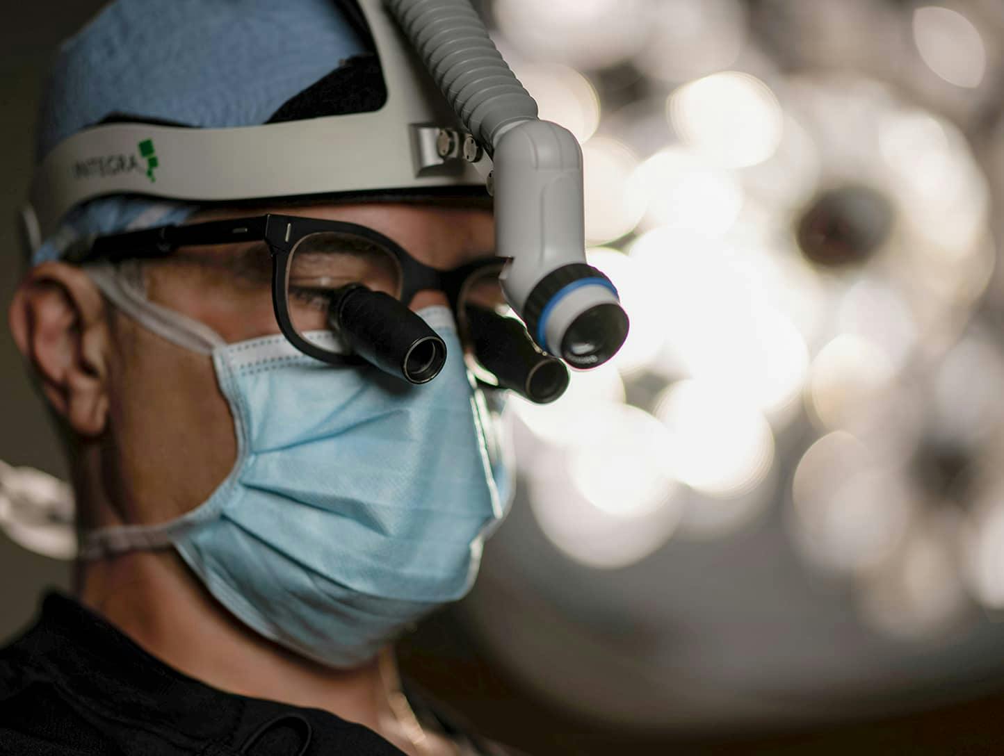 Dr. Wearing mask in surgery room
