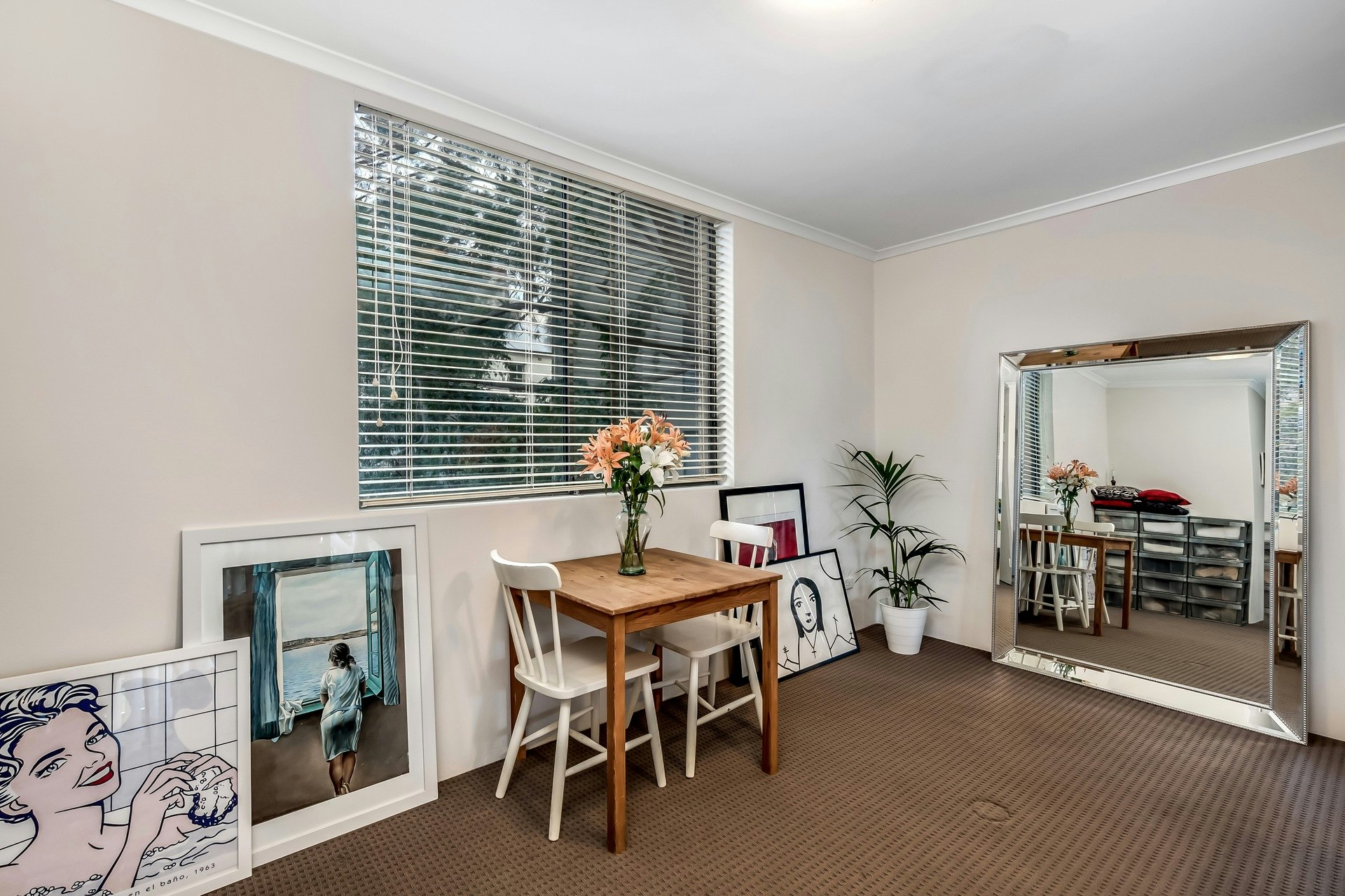 Image of dining room