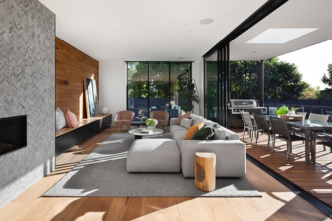 How much does it cost to sell a house?