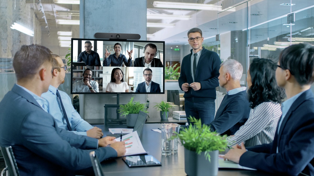 C-Line_Corporate_meeting Videocall image