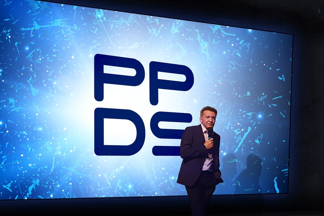 Chris VIP diner ISE 2020 comp hires L v2 chris vip diner ise 2020 comp hires l v2