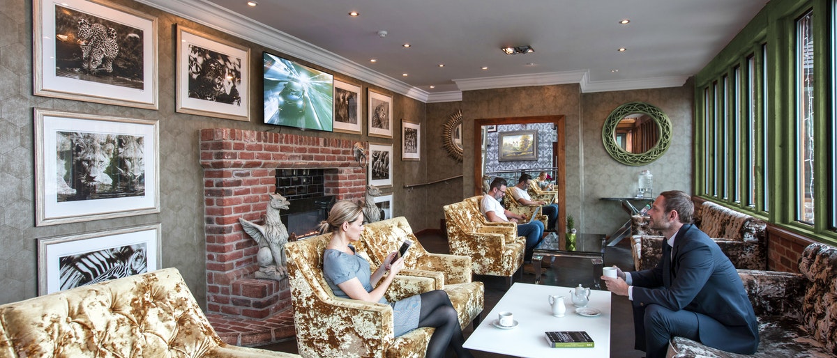 08 Q-Line Hospitality Lobby image