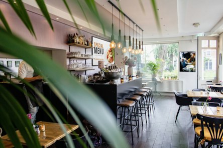 d line food and beverage cafe