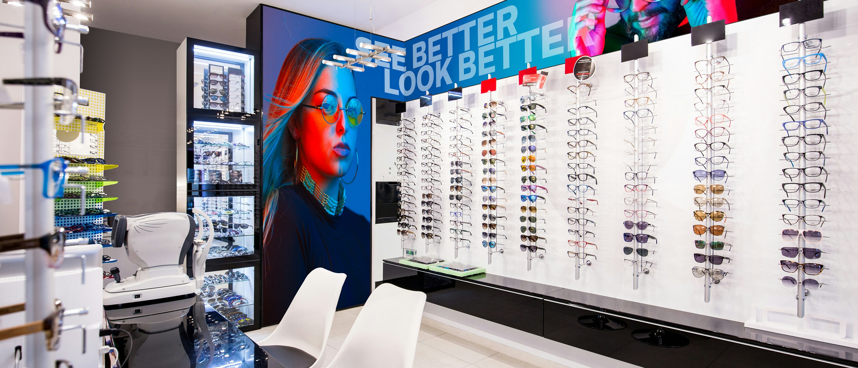 LED 7000 series-GlassesStore_Interior-Panel image