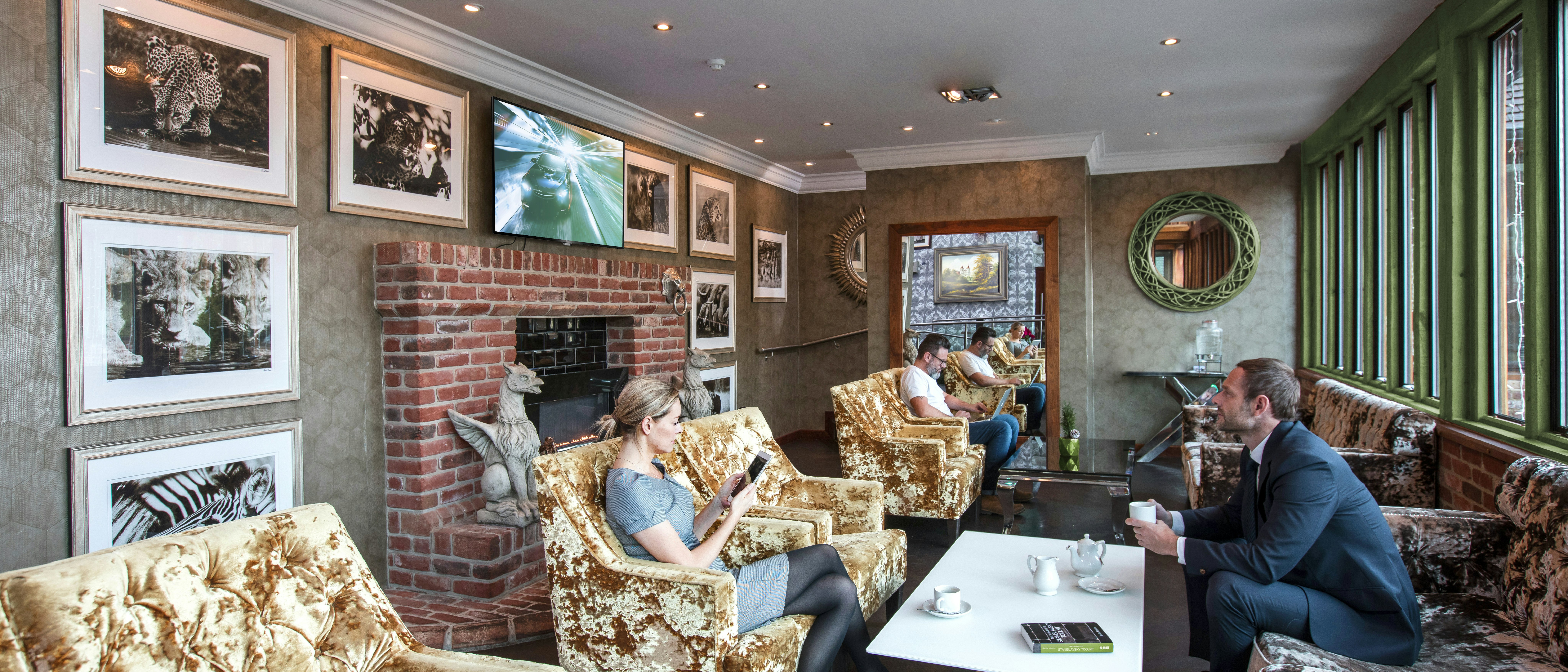 08 Q-Line Hospitality Lobby image