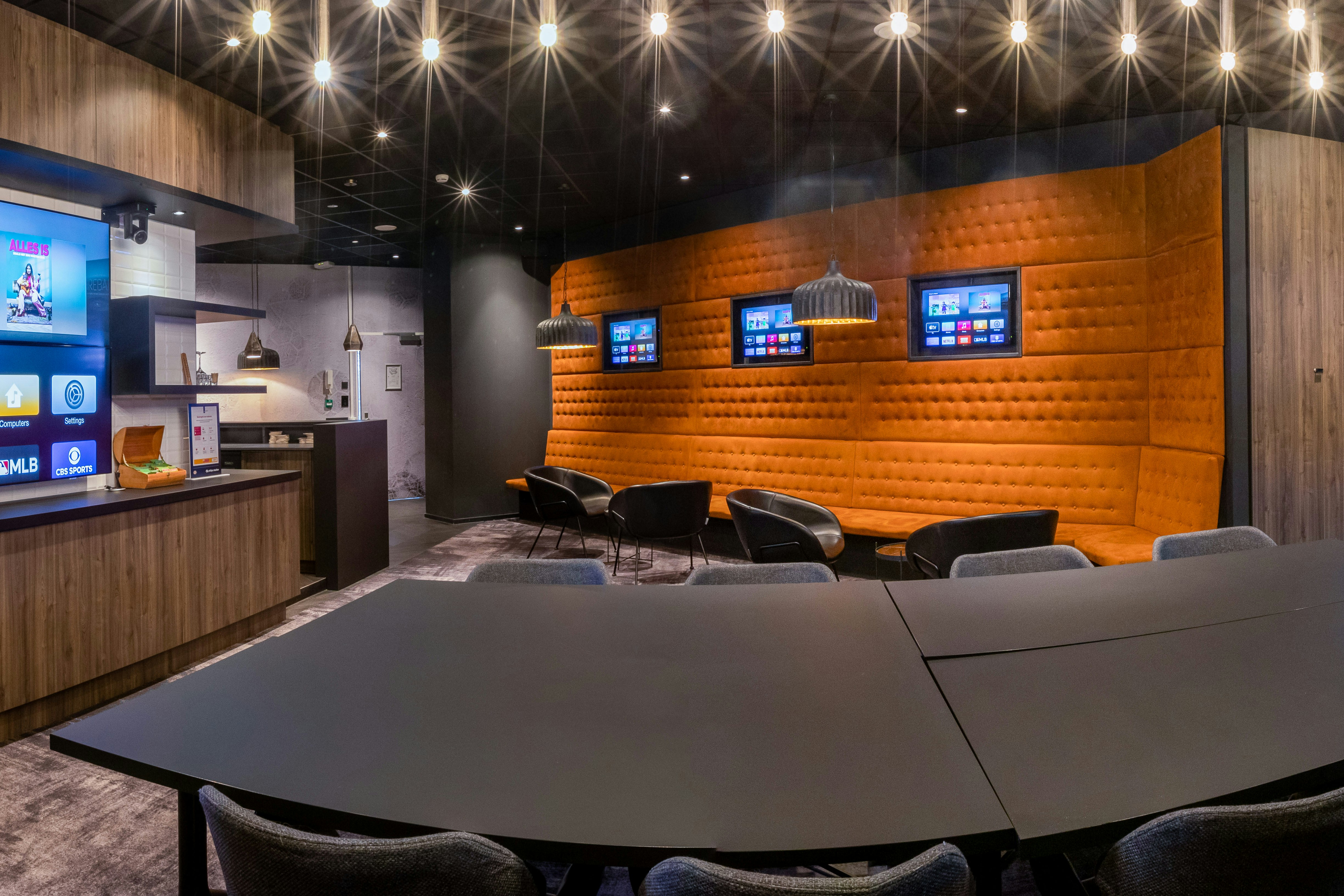 JPEG files Philips Case Study Jan Heintze Kick Box by Panduit Eindhoven Stadion 02-12-2020 - Melanie Lemahieu (7) jpeg files philips case study jan heintze kick box by panduit eindhoven stadion 02 12 2020 melanie lemahieu 7