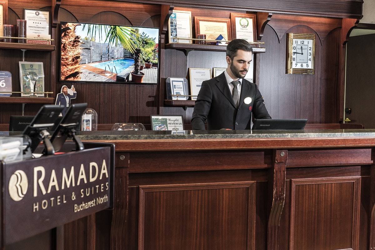 © Simion Buia_Philips_Ramada-Nord-contact@academiadefotografie.ro_+40763654920-9332 simion buia philips ramada nord contact academiadefotografie ro 40763654920 9332