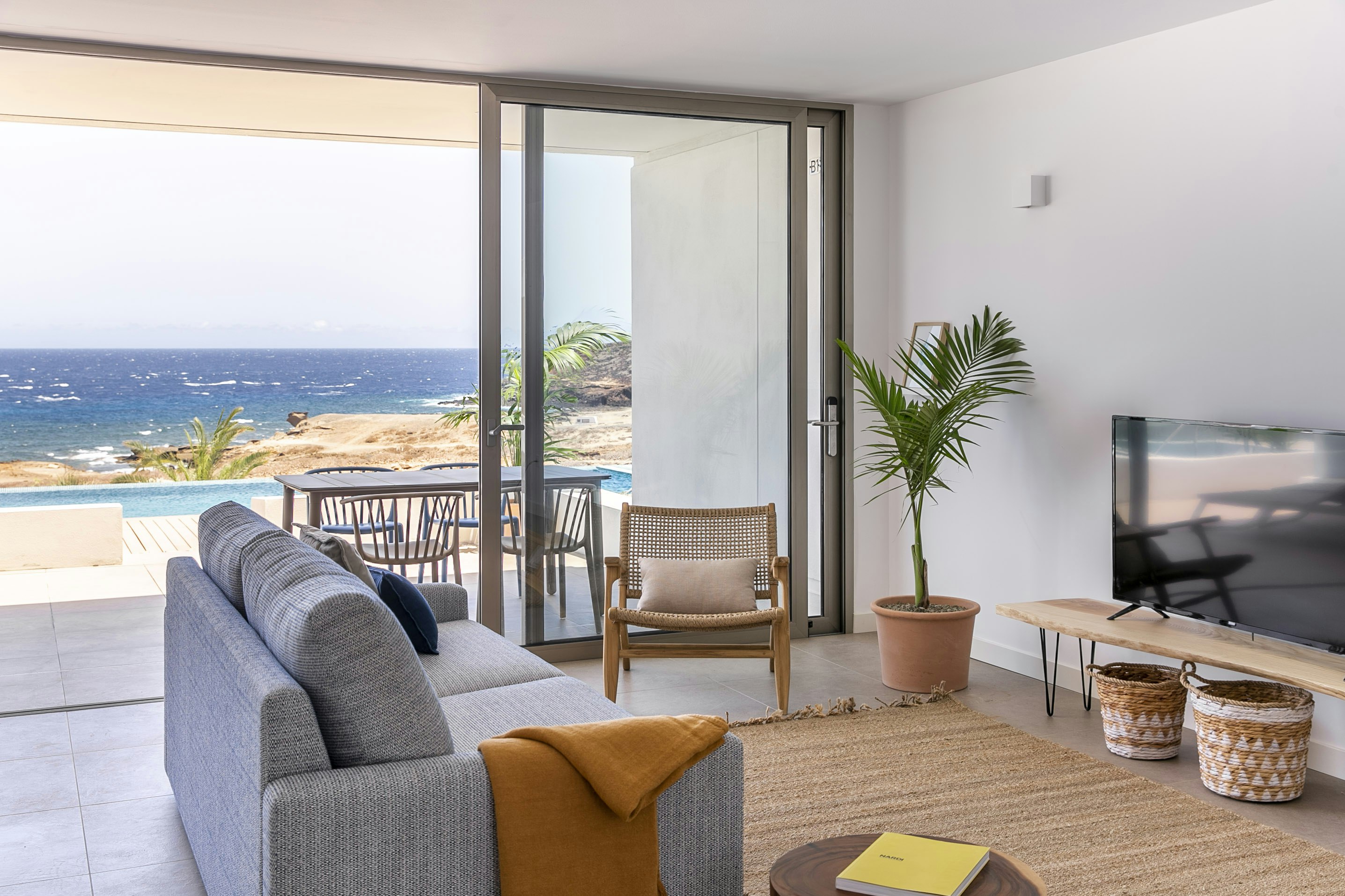 nivaria beach apartments and villas 1