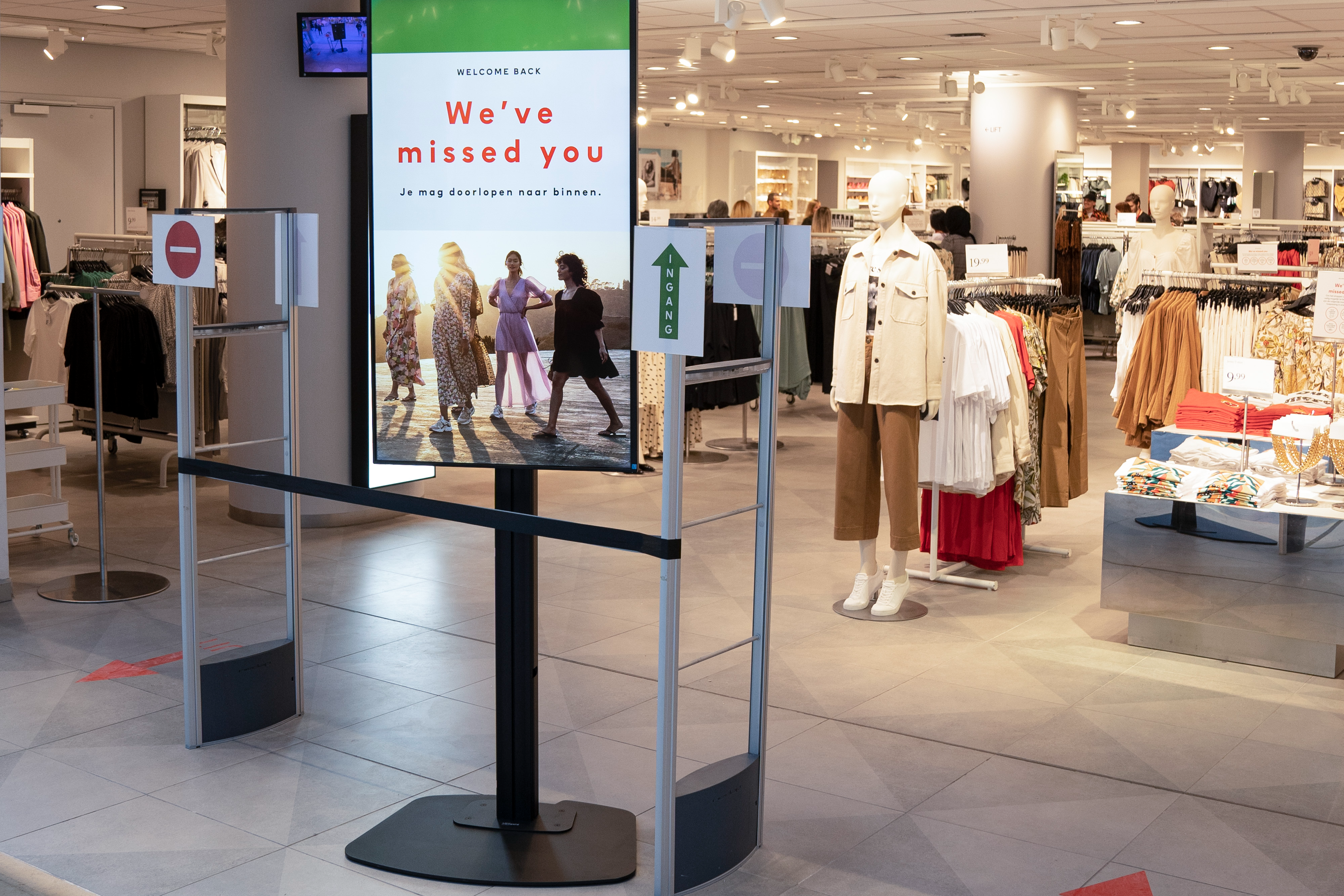 127347 philips20 case y3w02247 edited edited