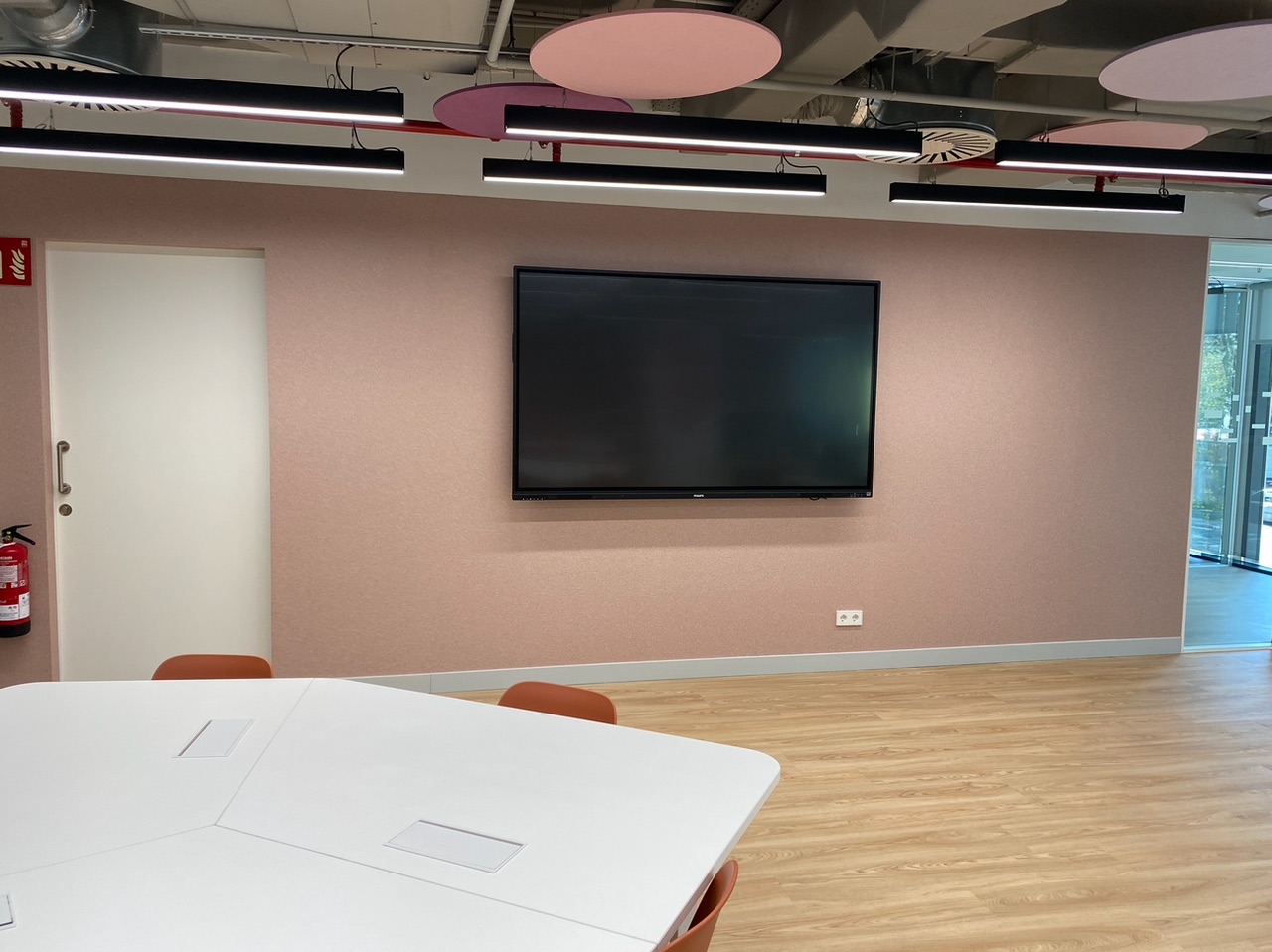 C30F4EB1-8D05-4EEB-B9EB-68328C49F15C