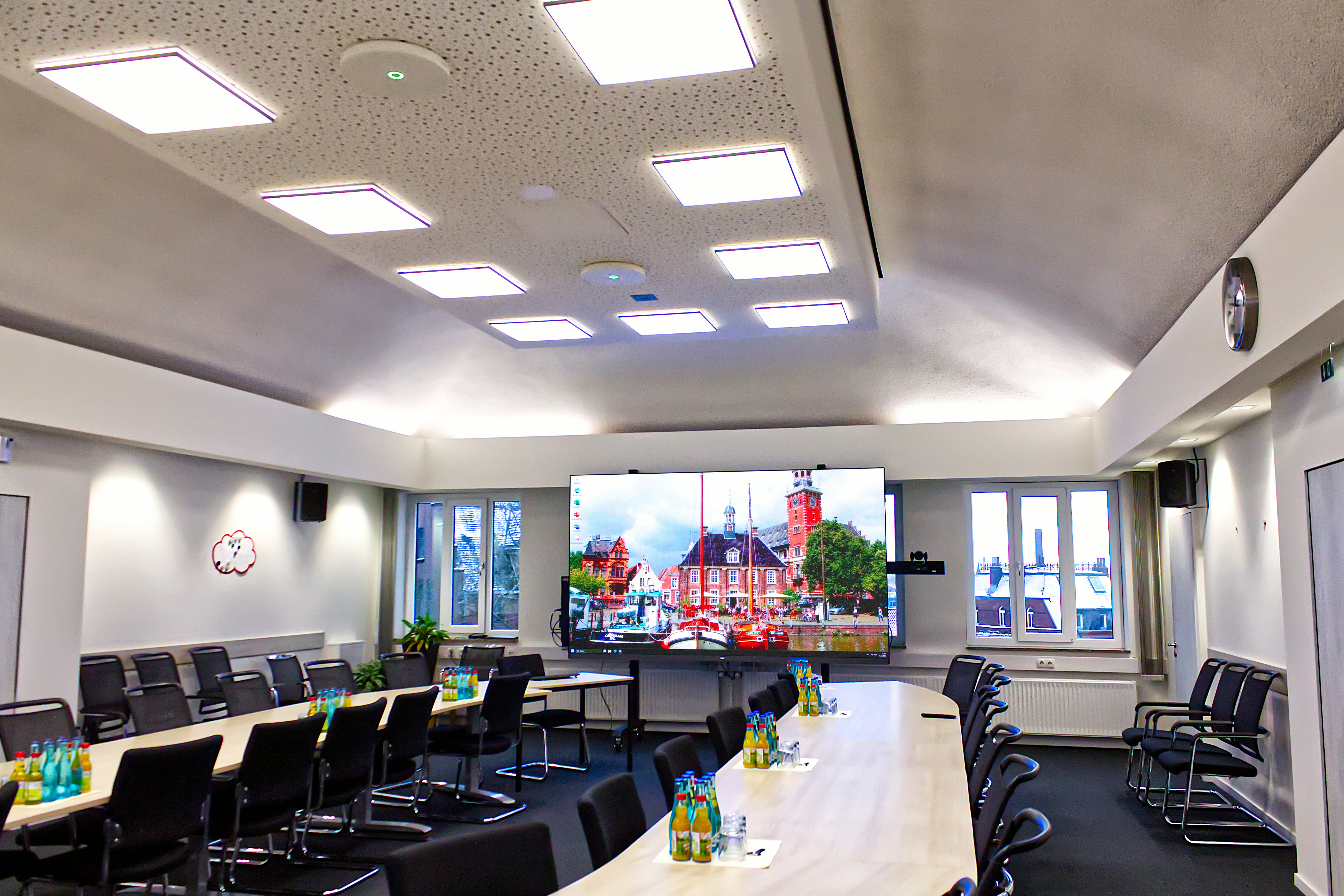 led wall mit kamerahalterung