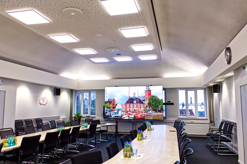led wall mit kamerahalterung