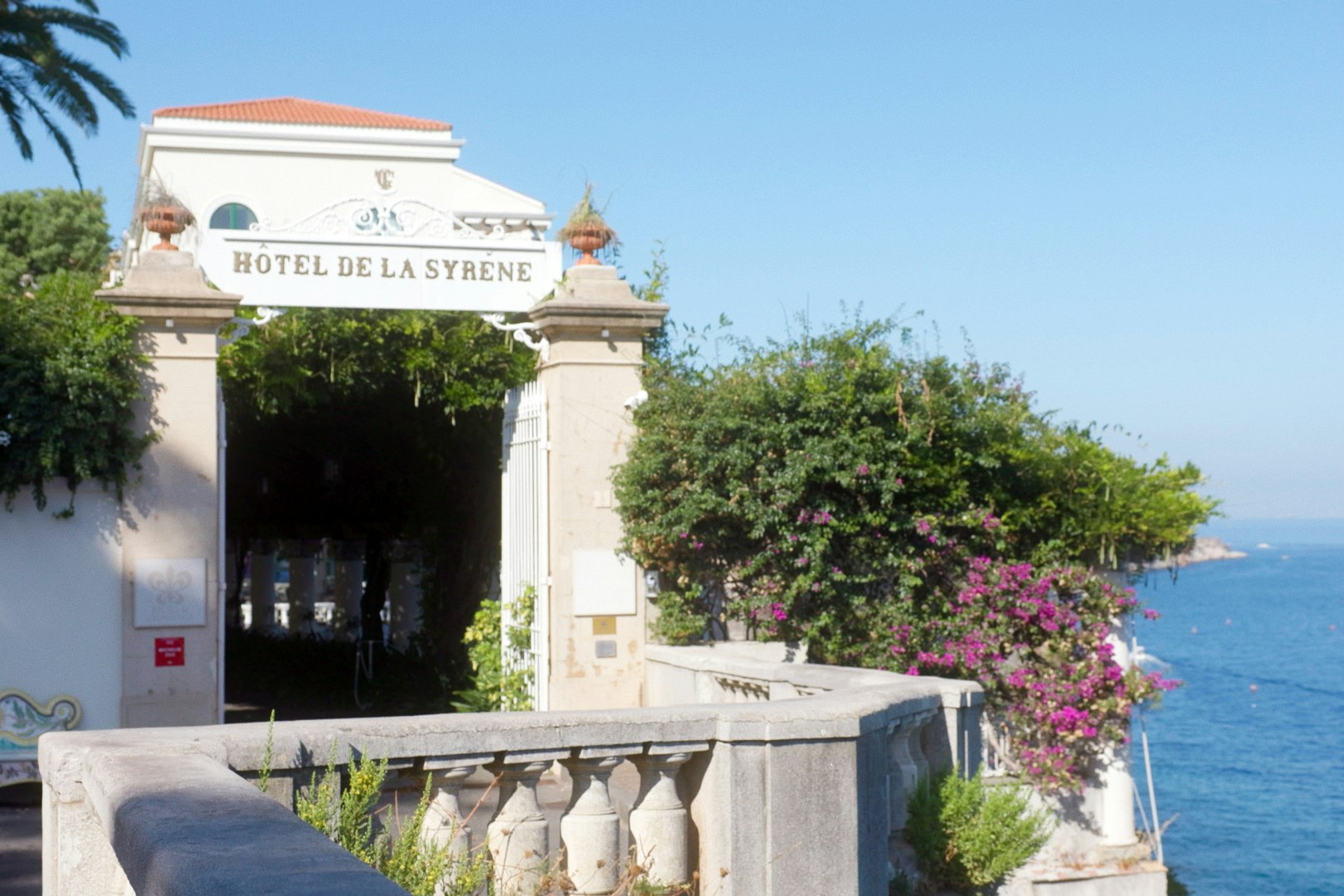 bellevue syrene entrance 2