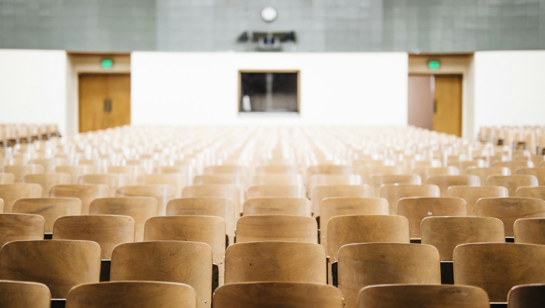 Arrière-plan virtuel gratuit amphithéâtre université