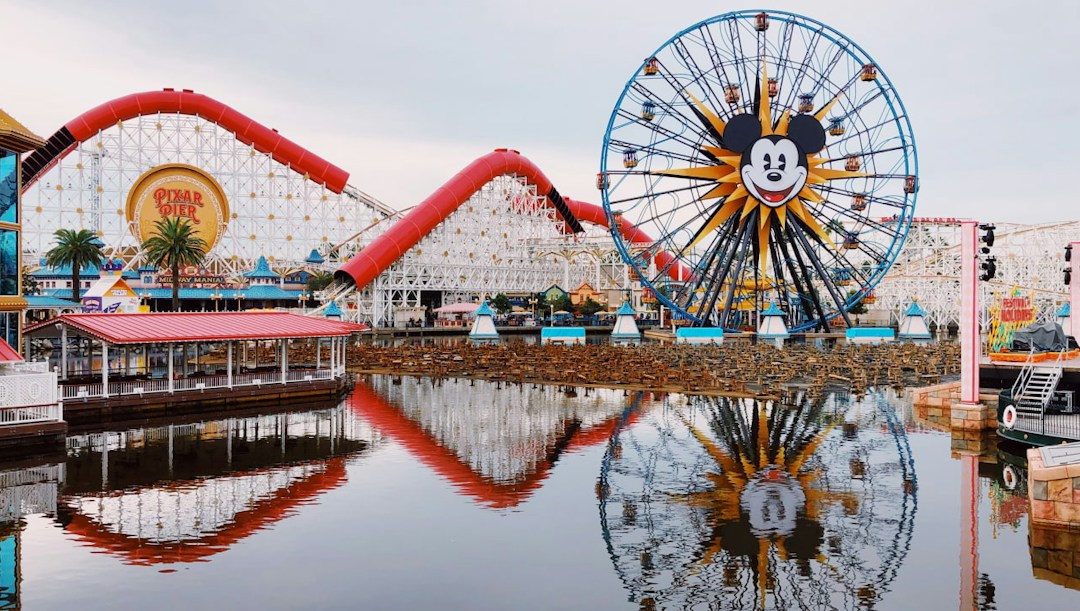 Arrière-plan virtuel parc attraction Disney