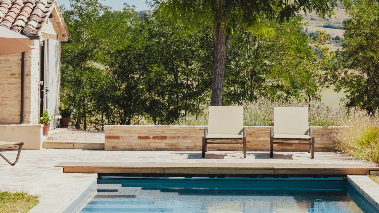 Arrière-plan virtuel maison piscine