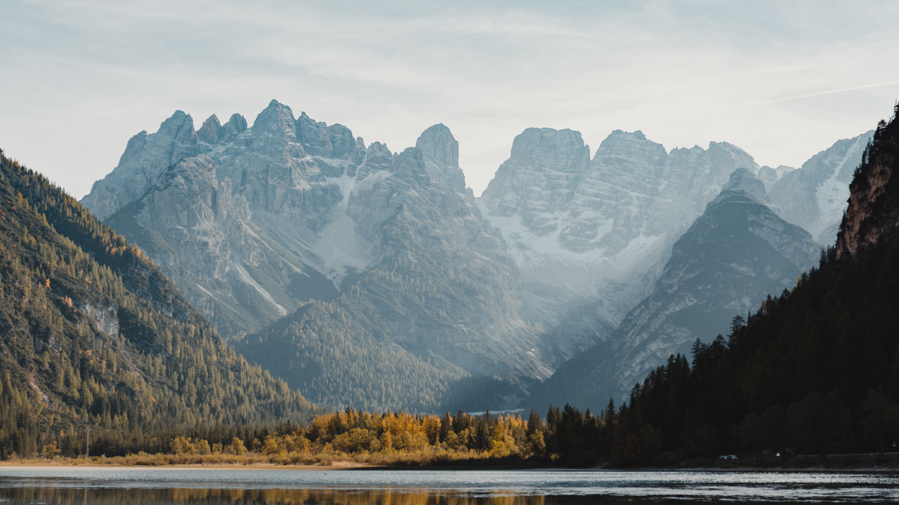 Arrière-plan virtuel montagne lac