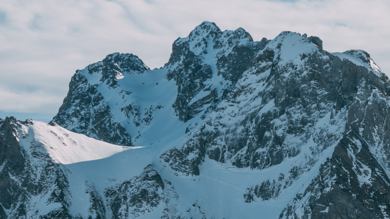 Arrière-plan virtuel montagne neige