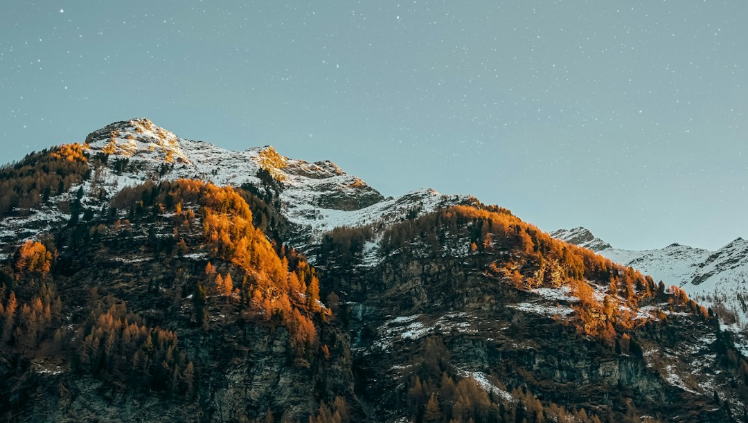 Virtual background mountains