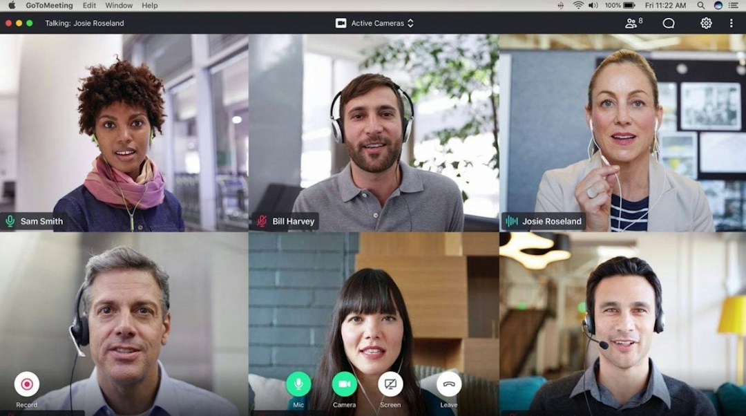 Six people having a meeting online using GoToMeeting as a virtual conferencing platform