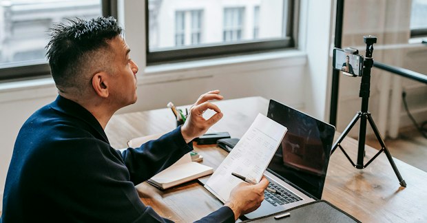 instructor offering continuing education credits for finance