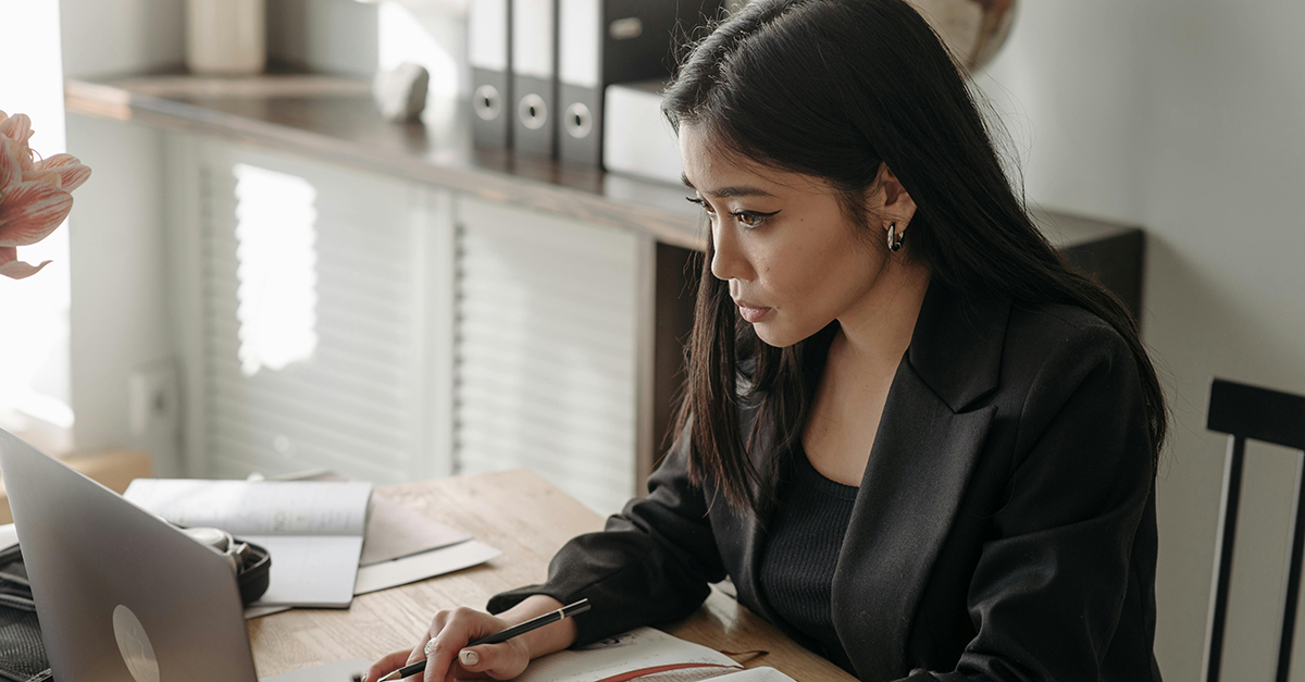 marketer creating a webinar outline