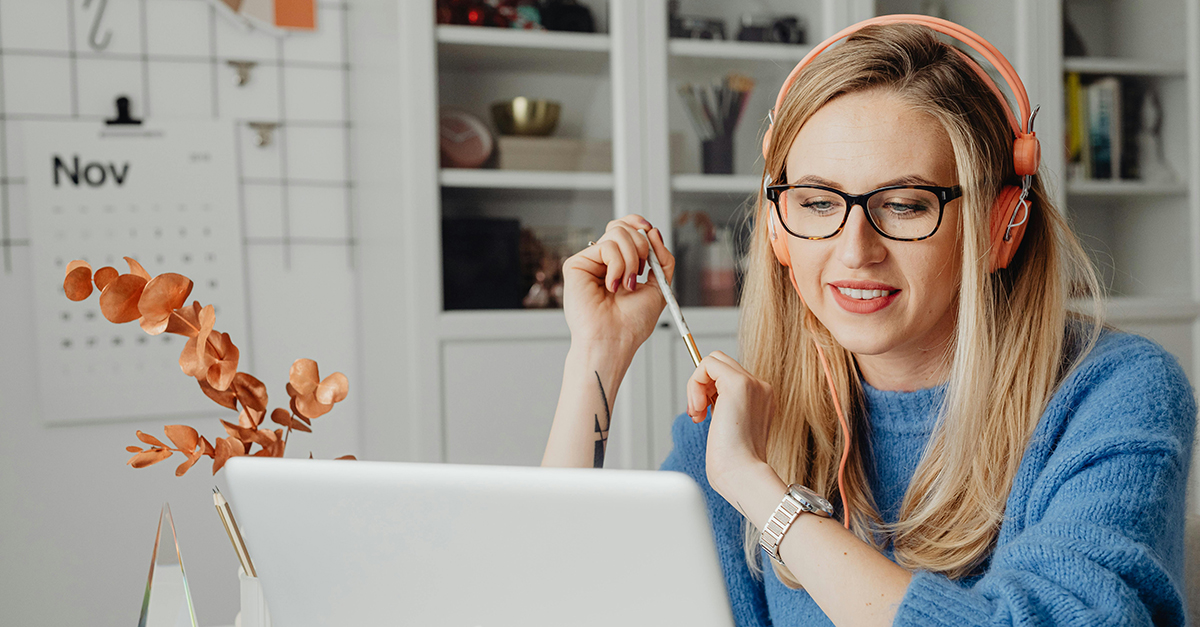 marketer hosting a webinar ABM program