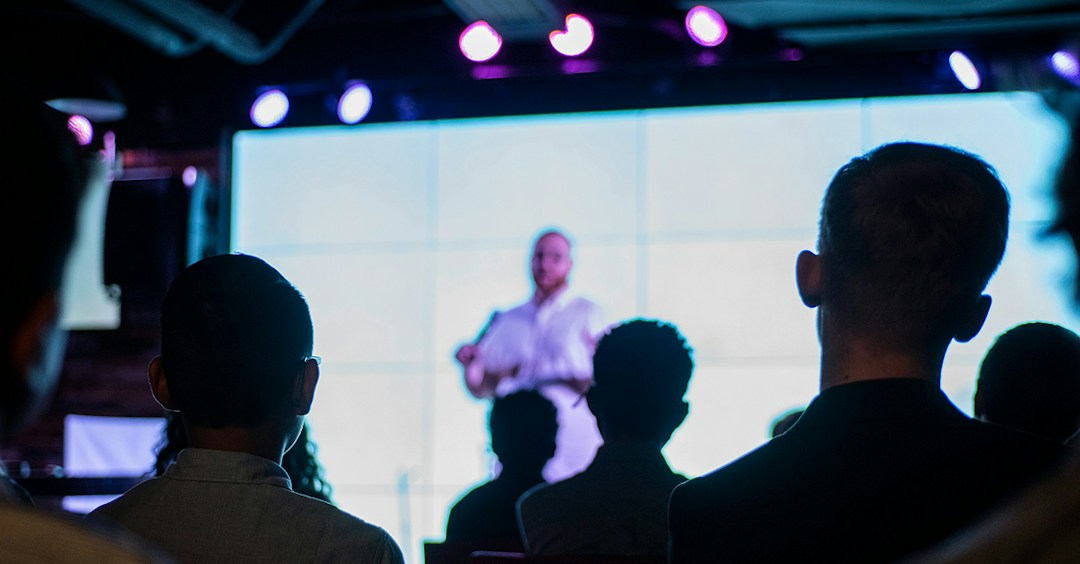 speaker losing train of thought during a presentation
