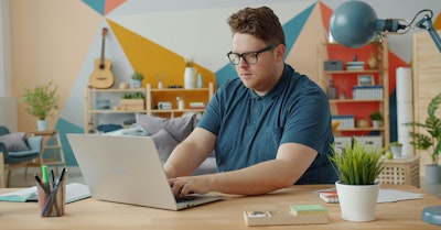 marketer planning a webinar with AI