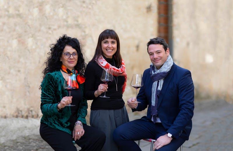 Donatella Ferrucci, Monica Petreni e Niccolò Panerai si occupano del mercato italiano ed estero. Donatella Ferrucci, Monica Petreni e Niccolò Panerai si occupano del mercato italiano ed estero.