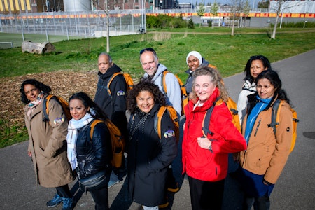 Wandelbegeleiders en 2 invallers:
