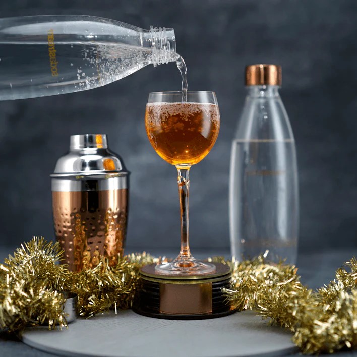 Drink z likierem karmelowym i toffi, przepis na „Koktajl Toffi Fizz”