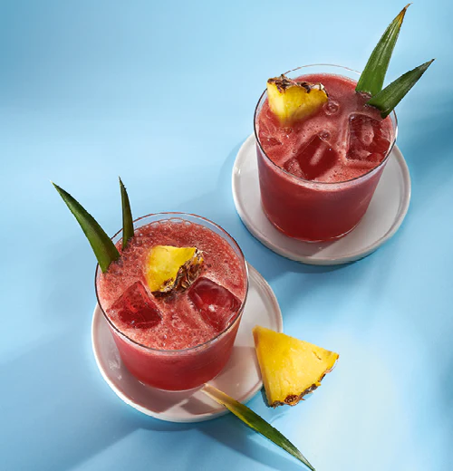 Drinki "Summer Paradise" na niebieskim tle