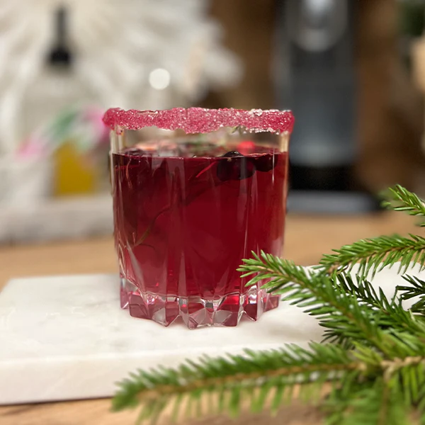 Bezalkoholowy drink z sokiem jabłkowym i żurawiną "New Year’s Spark"