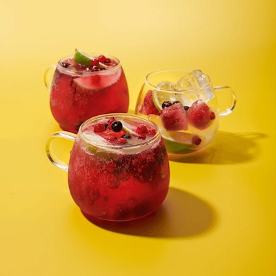 Drink z rumem i triple sec, przepis na „Pocałunek kucharza”