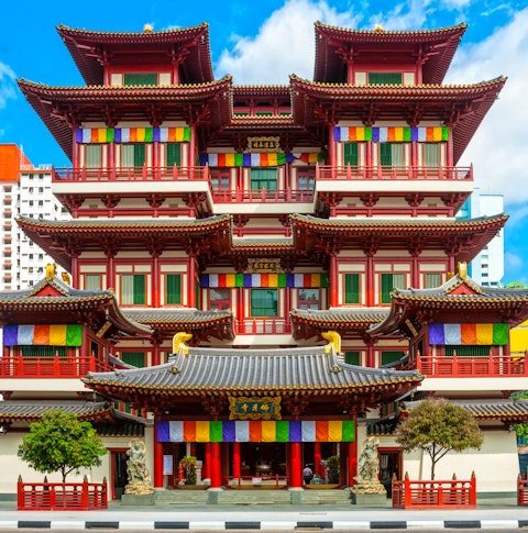 Colourful Buddha Tooth Relic Temple in Chinatown, Singapore