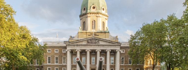 A view of canons in front on London's Imperial War Museum
