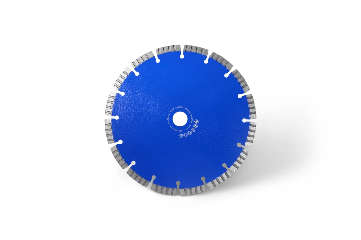 Diamond cutting blade