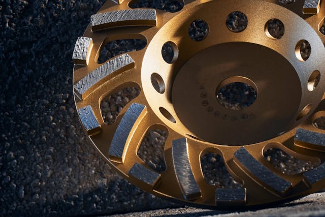 Diamantna brusna plošča