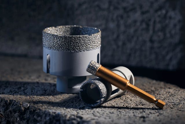 Diamantna vrtalna krona in sveder