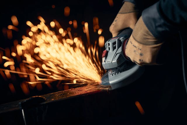 Brušenje z kotno brusilko