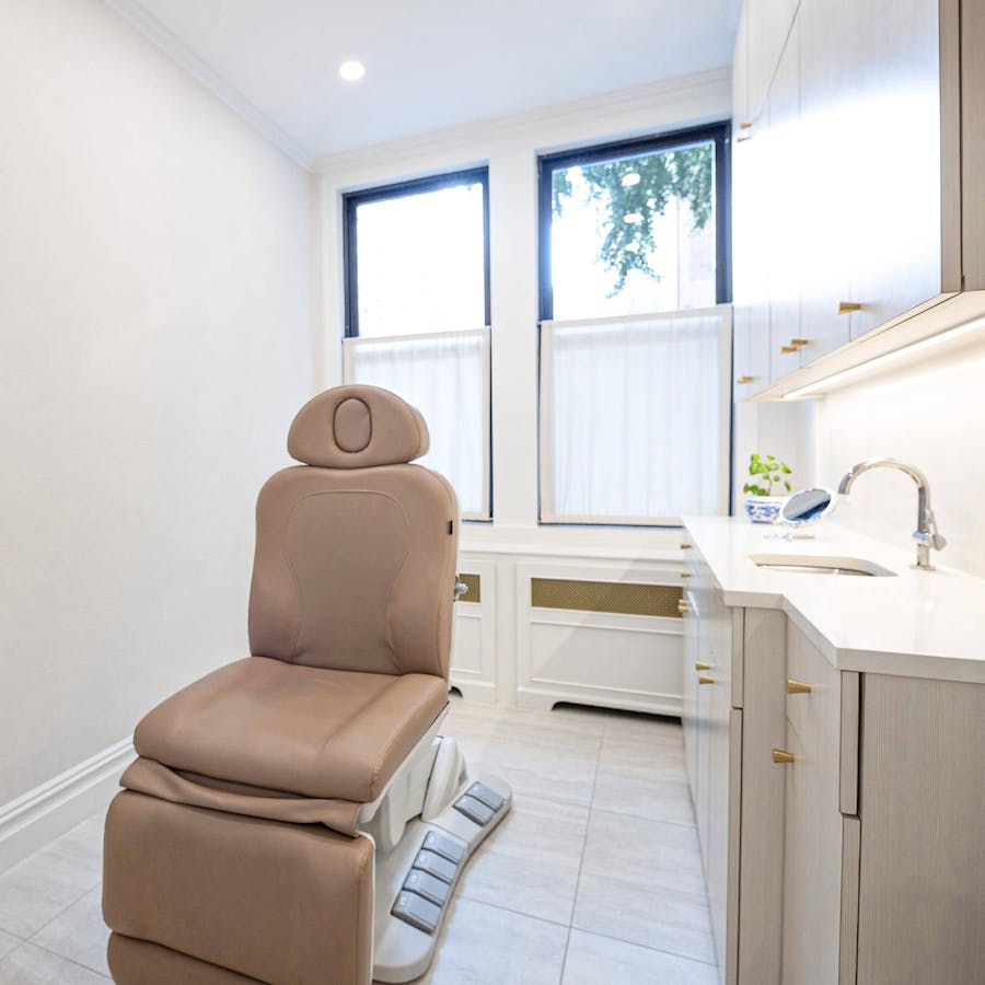 consultation room with chair and sink