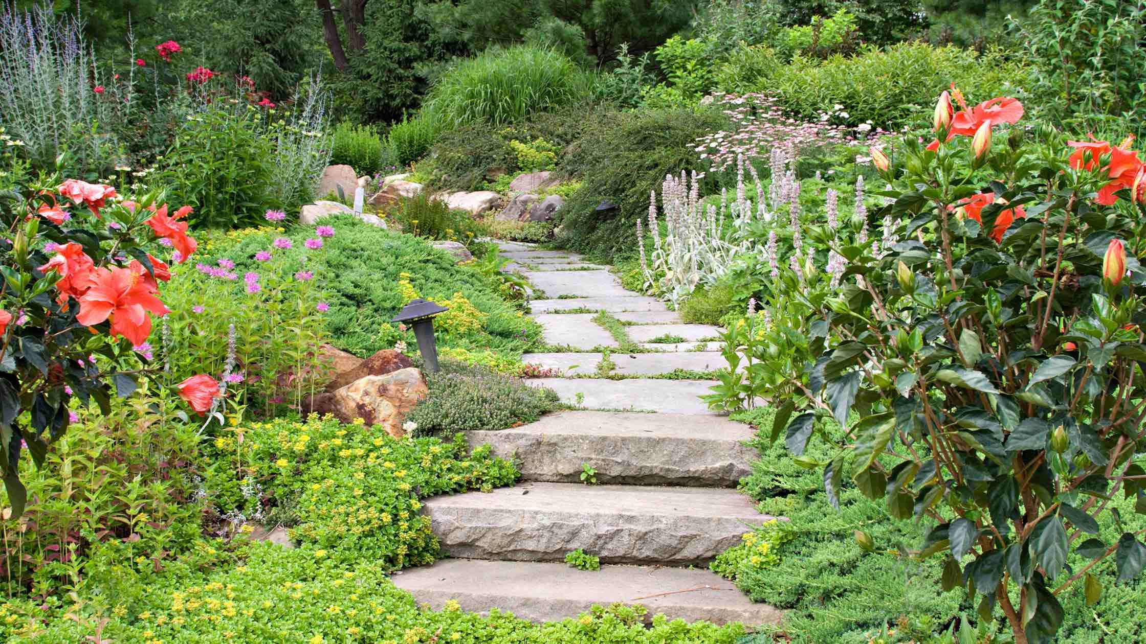 Gartenplatten Stein verlegen Weg